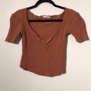 💰3/$25 ❤️ Zara stretchy ribbed cropped top in pink rust color- size small